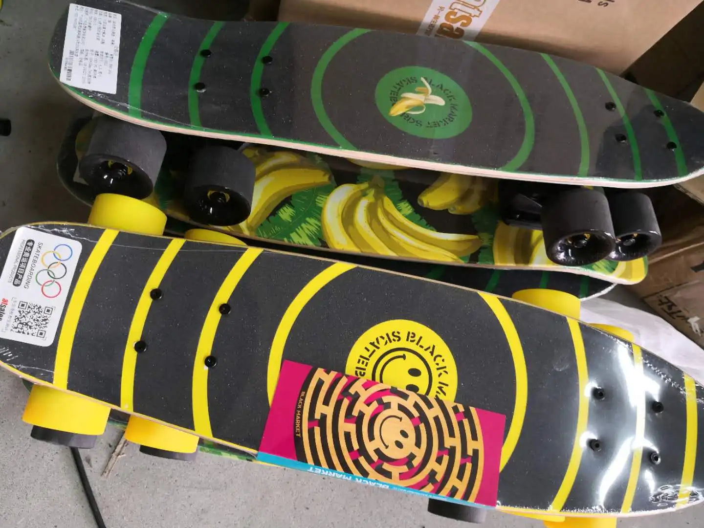 Wholesale 8.0 Inch Professional Quality Full Canadian Maple Custom Design Complete Skateboard