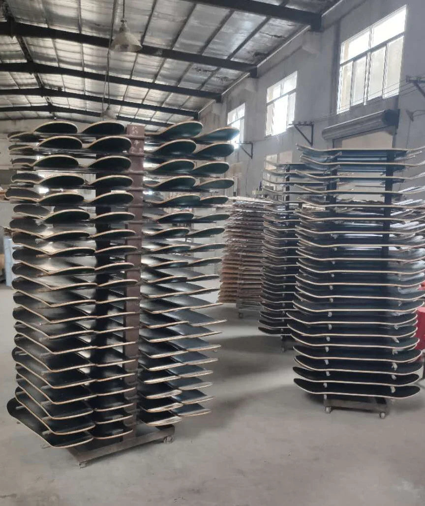 Wholesale 8.0 Inch Professional Quality Full Canadian Maple Custom Design Complete Skateboard