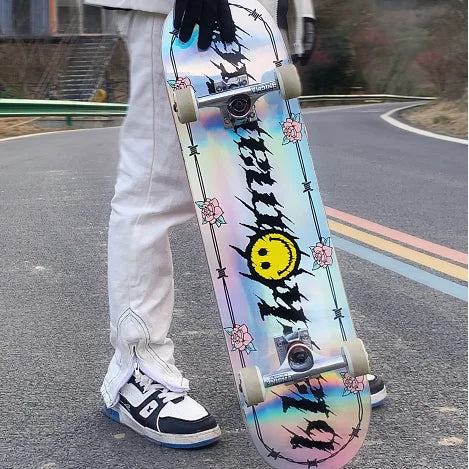 Wholesale 8.0 Inch Professional Quality Full Canadian Maple Custom Design Complete Skateboard